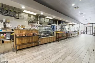 946 Broad St, Newark, NJ 07102 - Photo 1