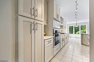 26 Sherwood Dr, Mountain Lakes, NJ 07046 - Photo 7