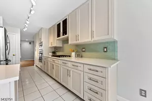 26 Sherwood Dr, Mountain Lakes, NJ 07046 - Photo 9