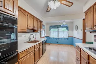106 Winding Rd, Woodbridge Township, NJ 08830 - Photo 9