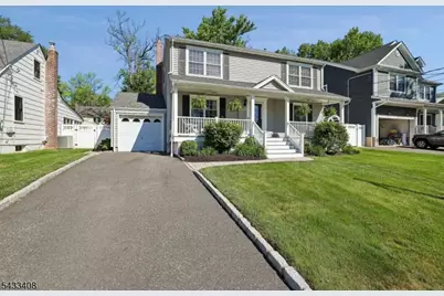 208 Wyoming St, Westfield, NJ 07090 - Photo 3