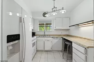 703 Pinehurst-, Union Township, NJ 07083 - Photo 15