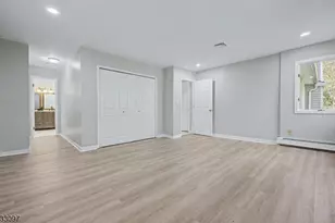 22 Flynn Pl, Wayne, NJ 07470 - Photo 13