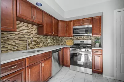 22 Flynn Pl, Wayne, NJ 07470 - Photo 9
