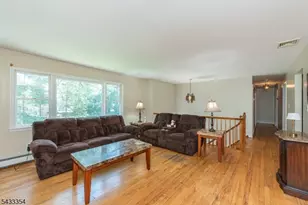 34 Terhune St, East Hanover Township, NJ 07936 - Photo 5