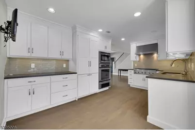 306 Eyland Ave, Roxbury Township, NJ 07876 - Photo 17