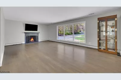 306 Eyland Ave, Roxbury Township, NJ 07876 - Photo 9