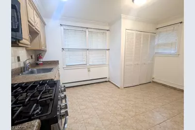 25 Roosevelt Ave, Victory Gardens, NJ 07801 - Photo 9