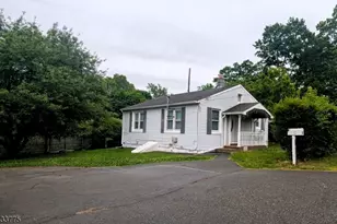 25 Roosevelt Ave, Victory Gardens, NJ 07801 - Photo 3