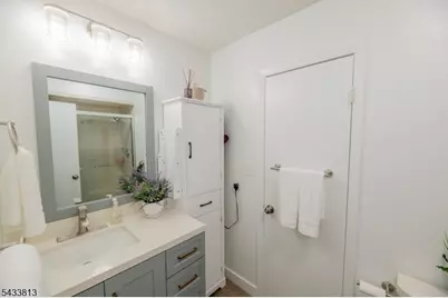 21 Carriage Pl, Edison Twp., NJ 08820 - Photo 25