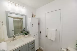 21 Carriage Pl, Edison Twp., NJ 08820 - Photo 25
