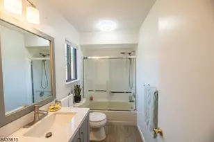 21 Carriage Pl, Edison Twp., NJ 08820 - Photo 31