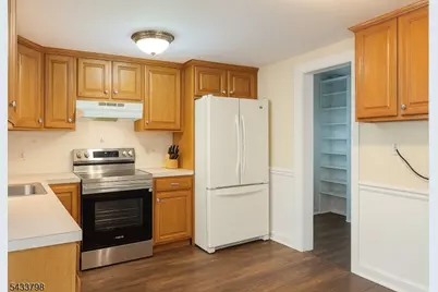 590 Woodland Ave, Mountainside, NJ 07092 - Photo 15
