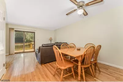 130 Locust Ct, Raritan Township, NJ 08822 - Photo 11
