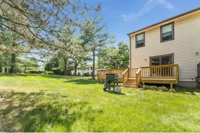 130 Locust Ct, Raritan Township, NJ 08822 - Photo 21