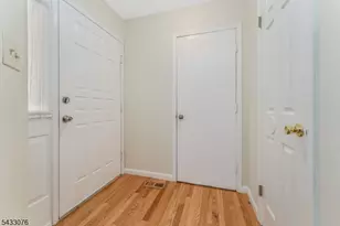 130 Locust Ct, Raritan Township, NJ 08822 - Photo 3