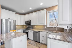 70 Hartley Ln, Bernards Township, NJ 07920 - Photo 9