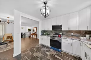 62 Barry Dr, Vernon, NJ 07422 - Photo 5