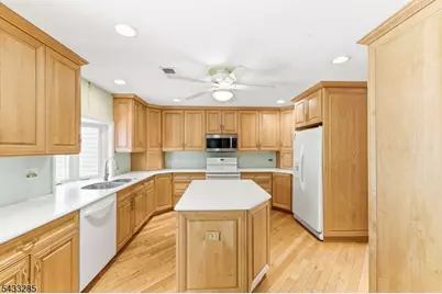 3 Elm St, Chester, NJ 07930 - Photo 5