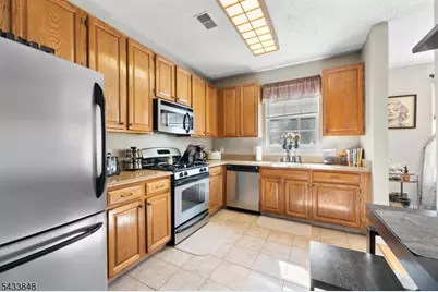 65 Hancock Dr, Morris Township, NJ 07960 - Photo 3