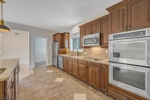 58 W Lake Shore Dr, Rockaway Township, NJ 07866 - Photo 15