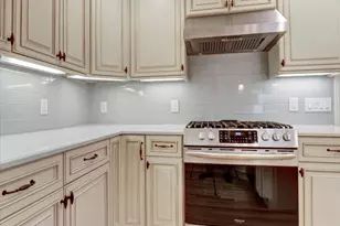 15 Woodrow Pl, West Caldwell, NJ 07006 - Photo 11