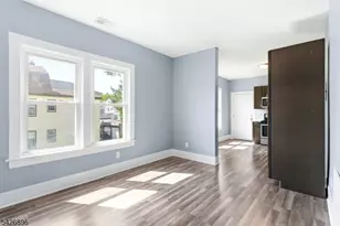 10 Charles St, East Orange, NJ 07017 - Photo 9