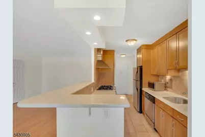 530 Valley Rd #3L, Montclair, NJ 07043 - Photo 15