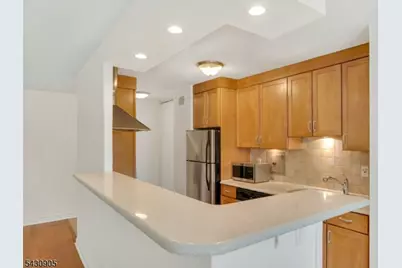 530 Valley Rd #3L, Montclair, NJ 07043 - Photo 17