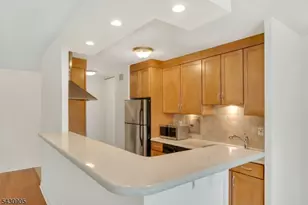 530 Valley Rd, Montclair, NJ 07043 - Photo 17