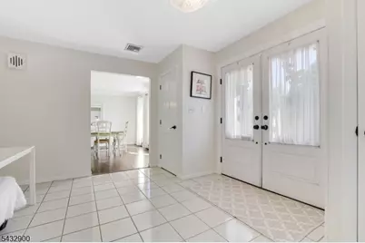 6 Kristen Ct, Wayne, NJ 07470 - Photo 5
