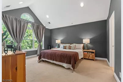 162 Blue Heron Dr, Secaucus, NJ 07094 - Photo 13
