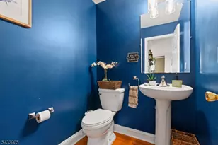 162 Blue Heron Dr, Secaucus, NJ 07094 - Photo 11
