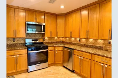 196 Sapphire Ln, Franklin Township, NJ 08823 - Photo 7