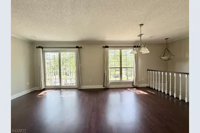 196 Sapphire Ln, Franklin Township, NJ 08823 - Photo 9
