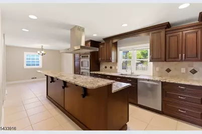 154 Mulberry Ln, Middlesex, NJ 08846 - Photo 9