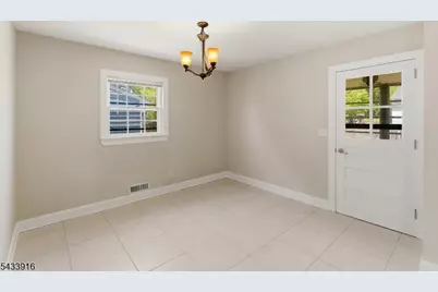 154 Mulberry Ln, Middlesex, NJ 08846 - Photo 7