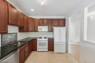 26 DeCroce Ct, Parsippany, NJ 07054 - Photo 5