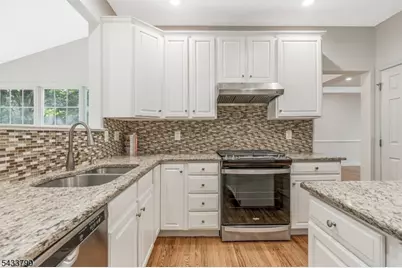 47 Ramapo Dr, Bernards Township, NJ 07920 - Photo 17