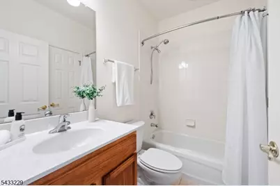 35 Hardenbergh St, Franklin Township, NJ 08873 - Photo 23