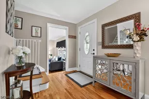7 Spier Dr, Livingston, NJ 07039 - Photo 9