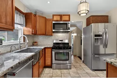 7 Spier Dr, Livingston, NJ 07039 - Photo 3