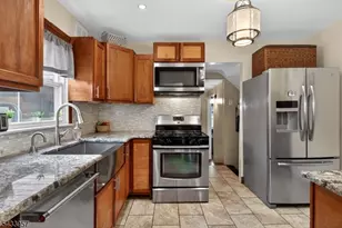 7 Spier Dr, Livingston, NJ 07039 - Photo 3