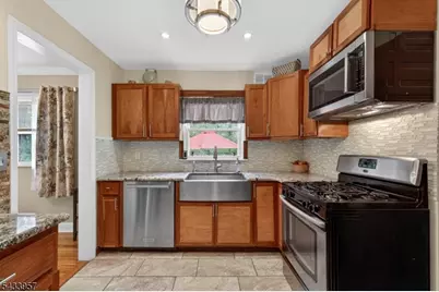 7 Spier Dr, Livingston, NJ 07039 - Photo 5