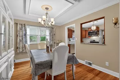 7 Spier Dr, Livingston, NJ 07039 - Photo 7