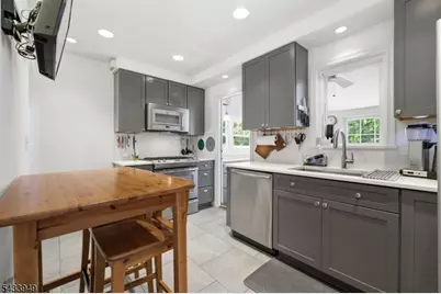 156 N Hillside Ave, Chatham, NJ 07928 - Photo 9
