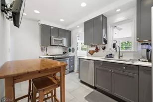 156 N Hillside Ave, Chatham, NJ 07928 - Photo 9