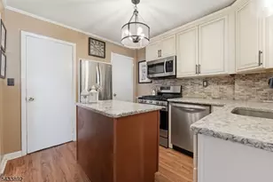 65 Carteret St, Bloomfield, NJ 07003 - Photo 11