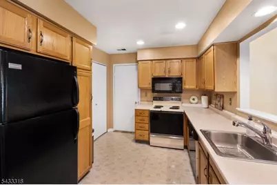 77 Encampment Drive, Bedminster Township, NJ 07921 - Photo 9