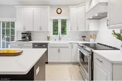50 Scheurman Ter, Green Brook Township, NJ 07059 - Photo 13